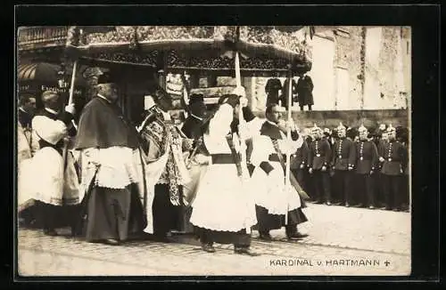 AK Kardinal von Hartmann bei einer Prozession