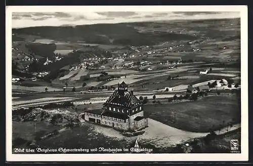 AK Neuhausen im Erzgebirge, Fliegeraufnahme, Blick über Berghaus Schwartenberg