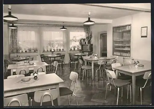 AK Sachsenbrunn /Kr. Hildburghausen, Gasthaus Werratal, Innenansicht vom Speiseraum