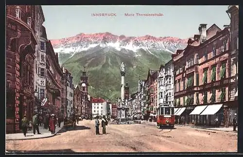 AK Innsbruck, Strassenbahn in der Maria Theresienstrasse nebst Denkmal