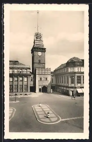 AK Pardubice, Strassenpartie mit Kirchturm