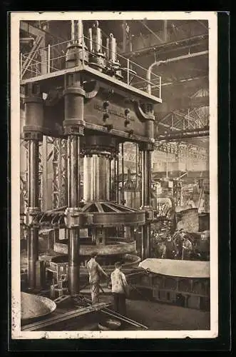 AK Fabrikarbeiter der Rhein.-Westf. Hüttenwerke, Kümpelpresse zur Herstellung von Kesselböden