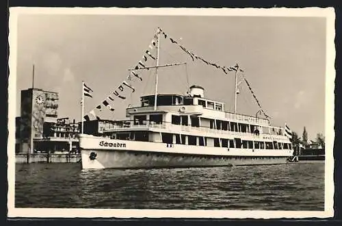 AK Bodensee-Motorschiff Schwaben mit Fähnchen