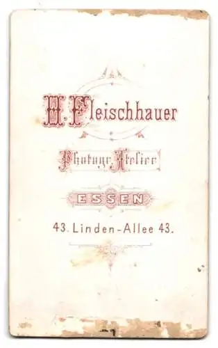 Fotografie H. Fleischhauer, Essen, Linden-Allee 43, Bürgerliches Paar in modischer Kleidung