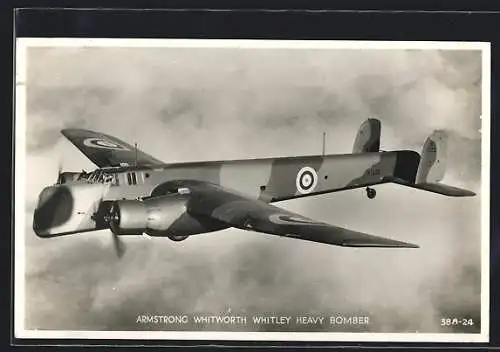 AK Armstrong Whitworth Whitley Heavy Bomber, RAF-Kampfflugzeug