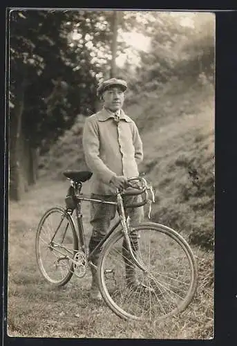 AK Mann mit seinem Fahrrad