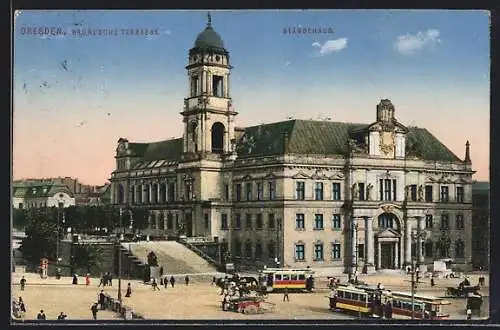 AK Dresden, Ständehaus mit Brühlscher Terrasse und Strassenbahnen