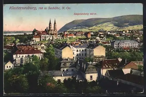 AK Klosterneuburg, Ortsansicht mit Leopoldsberg