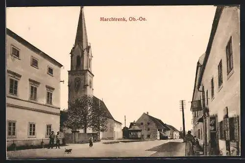 AK Marchtrenk /Ob.-Oe., Strassenpartie mit Kirche und Tabak-Handlung