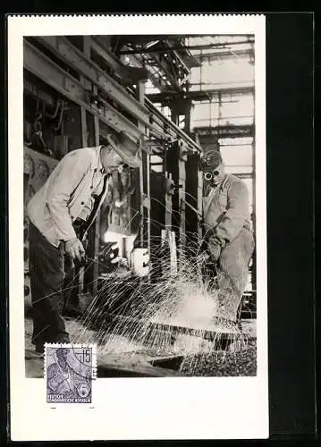 Maximum-AK 10 Jahre DDR, Arbeiter mit Schweissgeräten