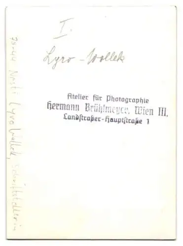 Fotografie Hermann Brühlmeyer, Wien, Portrait Schriftstellerin Nesti Lyro Wollek