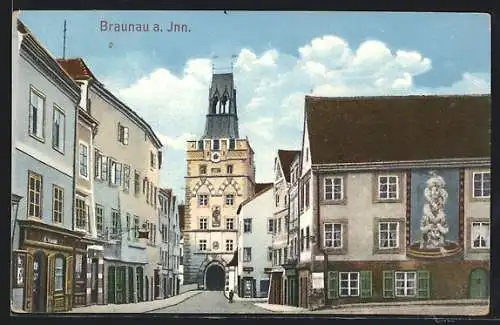 AK Braunau a. Inn, Teilansicht mit Torbogen