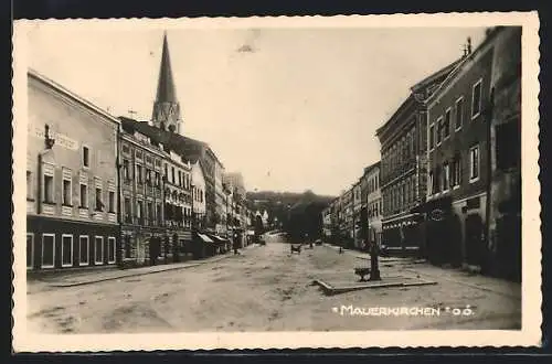 AK Mauerkirchen /O.Ö., Ortspartie an kleinem Brunnen