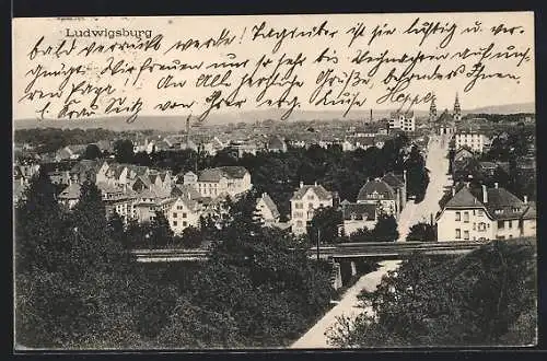 AK Ludwigsburg / Stadt, Teilansicht mit Strasse