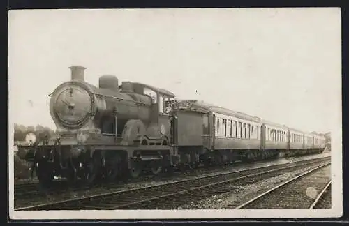 AK Englische Eisenbahn mit Dampflokomotive