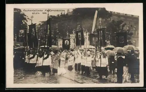 AK Wien, Eucharistische Festprozession 1912, Im Regen