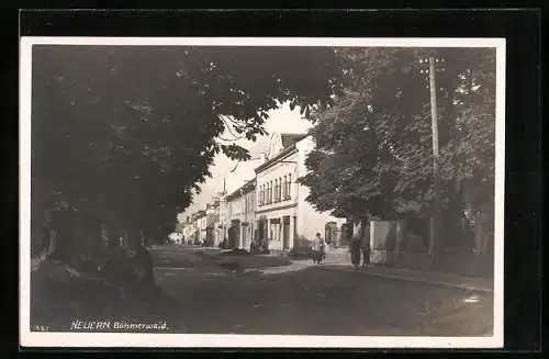 AK Neuern /Böhmerwald, Strassenpartie im Ort