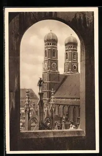 AK München, Blick auf die Frauenkirche WHW Winterhilfswerk