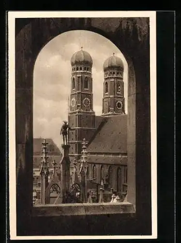 AK München, Blick auf die Frauenkirche WHW Winterhilfswerk