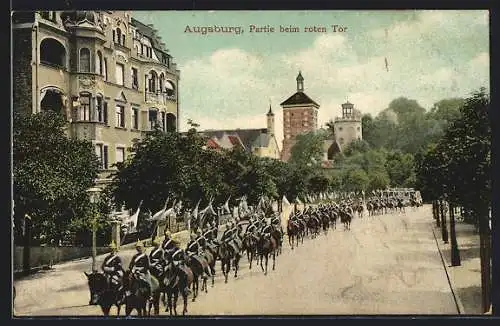 AK Augsburg, Partie beim roten Tor, Parade von Soldaten auf Pferden