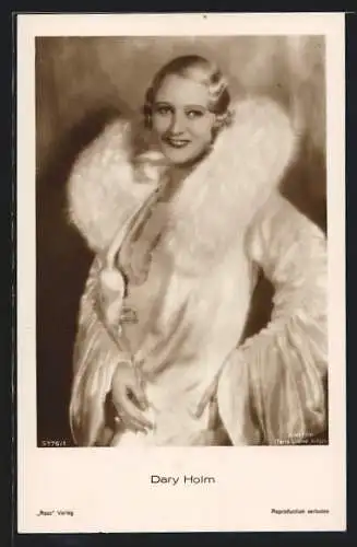 AK Schauspielerin Dary Holm im eleganten Kleid