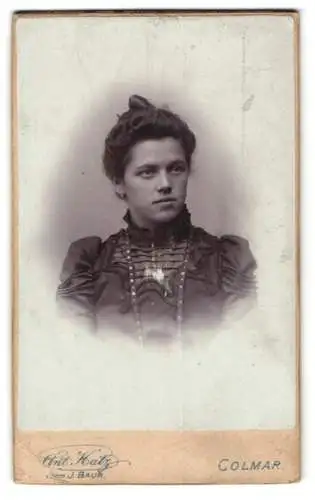 Fotografie Ant. Hatz, Colmar, Rue des Boulangers 10, Junge Dame mit hochgestecktem Haar