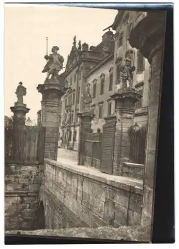 Fotografie W. Apel, Berlin, Ansicht Ellingen, Statuen am Schloss
