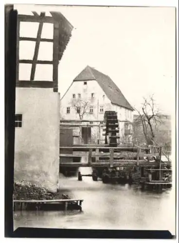 Fotografie W. Apel, Berlin, Ansicht Waldau / Fränkische Schweiz, Mühlrad der Wassermühle