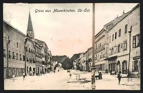 AK Mauerkirchen /Ob.-Öst., Strassenpartie im Ortskern