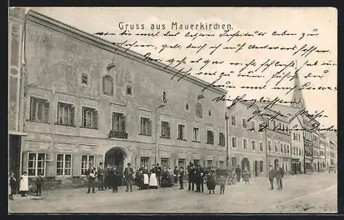 AK Mauerkirchen, Strassenpartie mit Anwohnern und Karren
