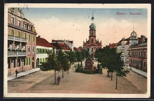 AK Rastatt, Kaiserstr. mit Denkmal