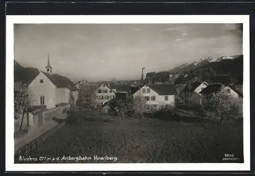 AK Bludenz a. d. Arlbergbahn, Strassenpartie mit Kirche