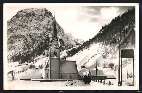 AK Brand, Ortspartie mit Kirche im Schnee