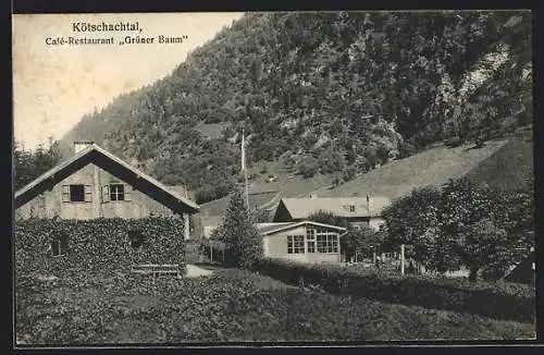 AK Kötschach, Café u. Restaurant Grüner Baum, Ortspartie am Fuss des Berges