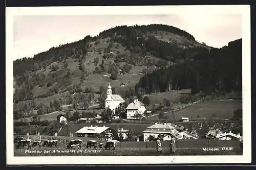 AK Flachau bei Altenmarkt, Ortspartie mit Kirche und weidenden Kühen