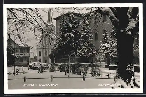 AK Hohenems, Gasthaus zum Löwen und Kirche im Winter