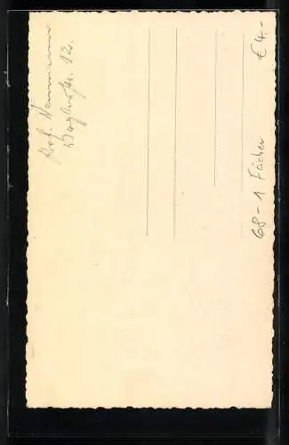 AK Junge Frau mit Fächer in der Hand