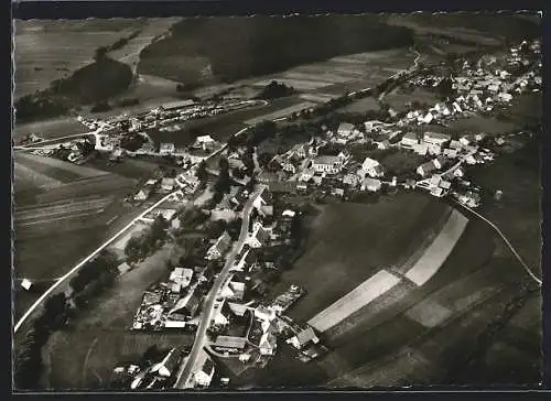 AK Wolterdingen / Schwarzwald, Teilansicht mit Strassenpartie, Fliegeraufnahme