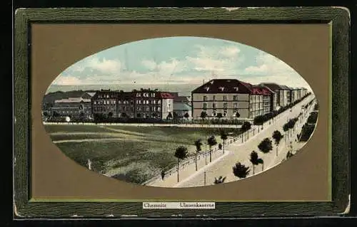 Präge-AK Chemnitz, Ulanenkaserne mit Strassenpartie, Passepartout