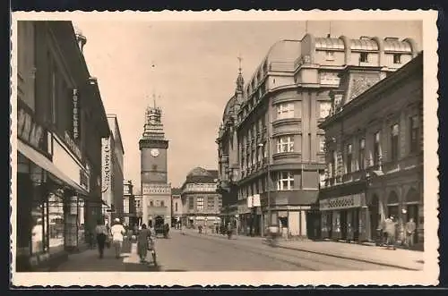 AK Pardubice, Strassenansicht mit Geschäften und Uhrenturm