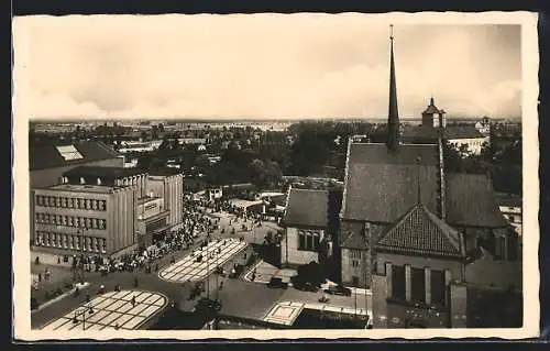 AK Pardubice, Strassenpartie im Zentrum mit Kirche
