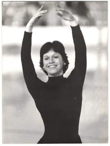 Fotografie Isabel de Navarre siegt bei den Deutschen Eiskunstlaufmeisterschaften in Garmisch 1975