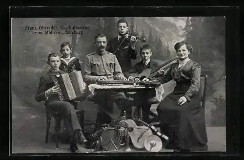 AK Franz Obereder, Gasthofbesitzer zum Mohren mit Familie, Junge mit Akkordeon & Vater mit Zither