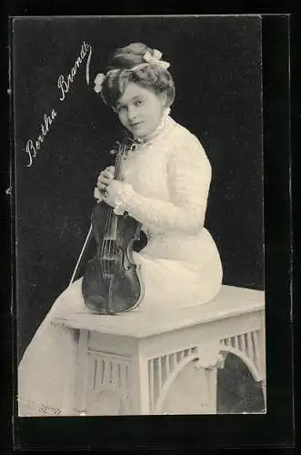 AK Bertha Brandt mit Violine