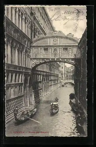 AK Venezia / Venedig, Ponte dei Sospiri, Seufzerbrücke, Partie mit Gondeln