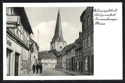 AK Schöppenstedt, Passanten in der Braunschweiger Strasse