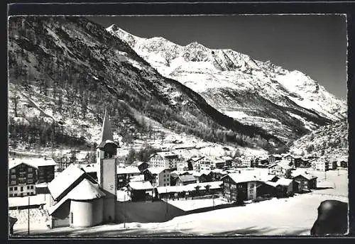 AK Saas-Almagell /Wallis, Ortsansicht mit Kirche