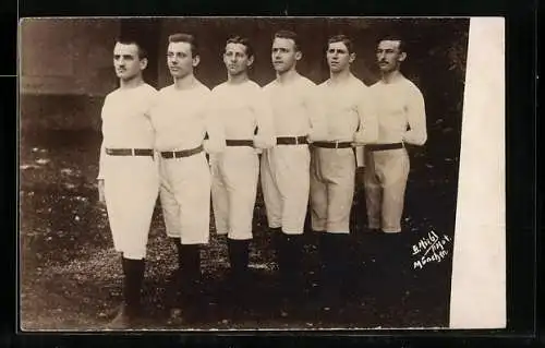Foto-AK Sechs Turner in Sportkleidung