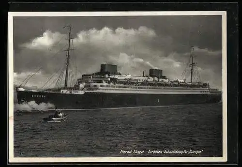 AK Turbinen-Schnelldampfer Europa in Fahrt