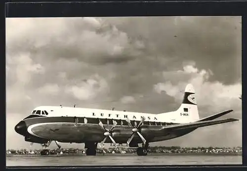 AK Verkehrsflugzeug Viscount 814 der Lufthansa auf dem Rollfeld